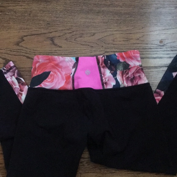 Lululemon secret garden cropped legging - Picture 4 of 5